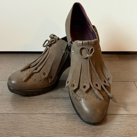 Marc Germany Suede Heels 2.5" - Picture 2 of 10